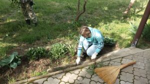 Сотрудники ветуправления Белореченского района провели субботник на территории учреждения