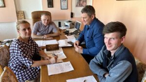 Встреча начальника ветуправления с представителем птицефабрики