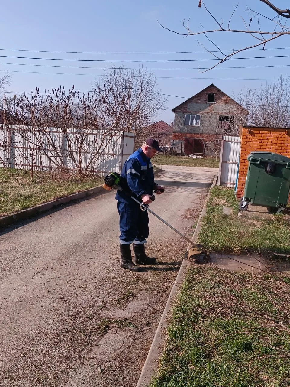 Сотрудники ГБУ "Ветуправление Белореченского района" приняли участие в субботнике